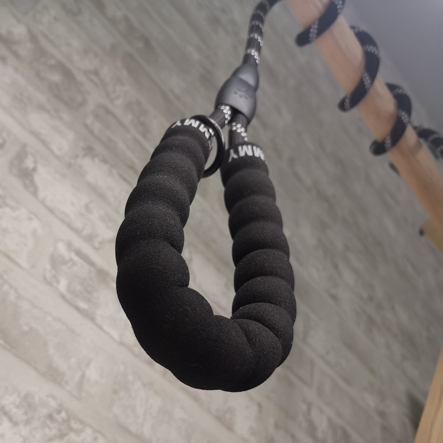 BLACK NYLON STRAP